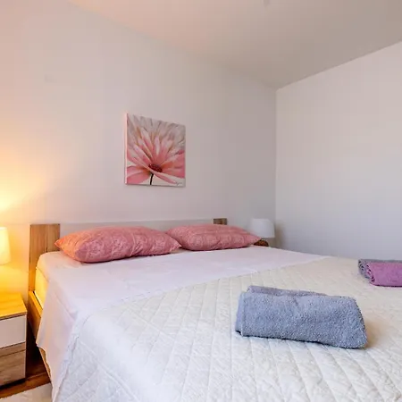Feriehus 3 Bedroom Lovely In