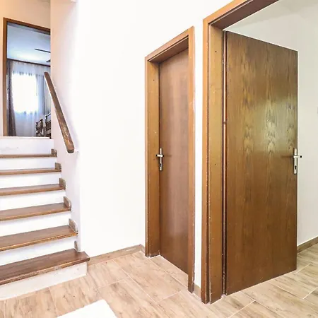 Feriehus 3 Bedroom Lovely In